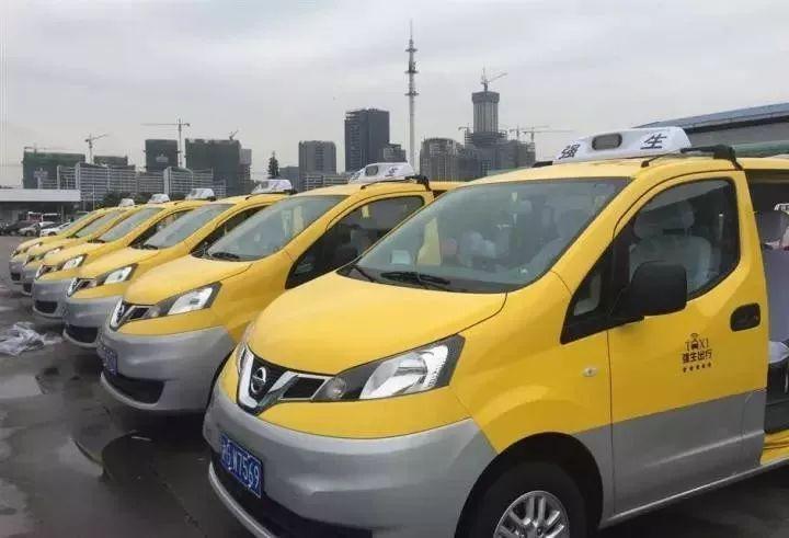 郑州日产nv200 7座出租车在上海出现已有半个月,运营供不应求.